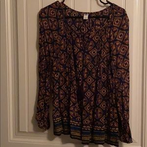 Old Navy. Long sleeve, mosaic pattern top.